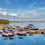 Marina Liptov Pri Liptovskej Mare Bobrovnik