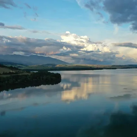 Marina Liptov Pri Liptovskej Mare Bobrovník