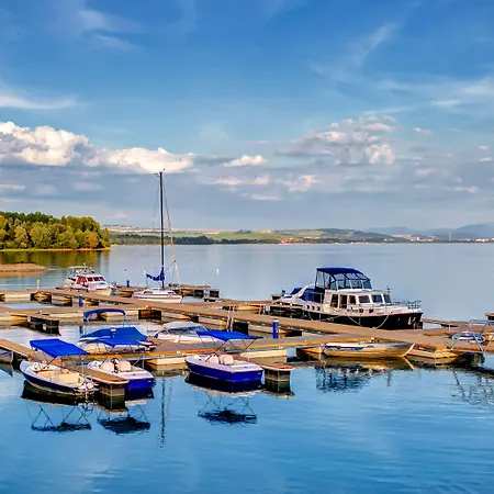 Marina Liptov Pri Liptovskej Mare Bobrovník