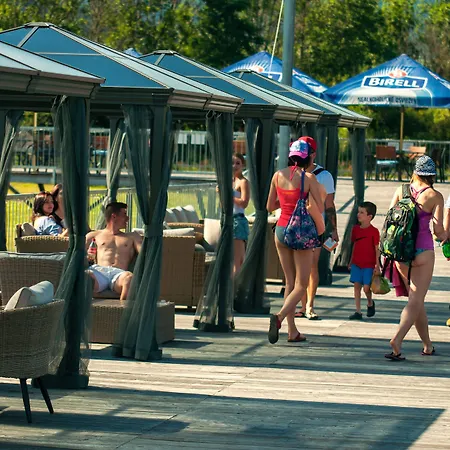 אתר נופש Marina Liptov Pri Liptovskej Mare 4*